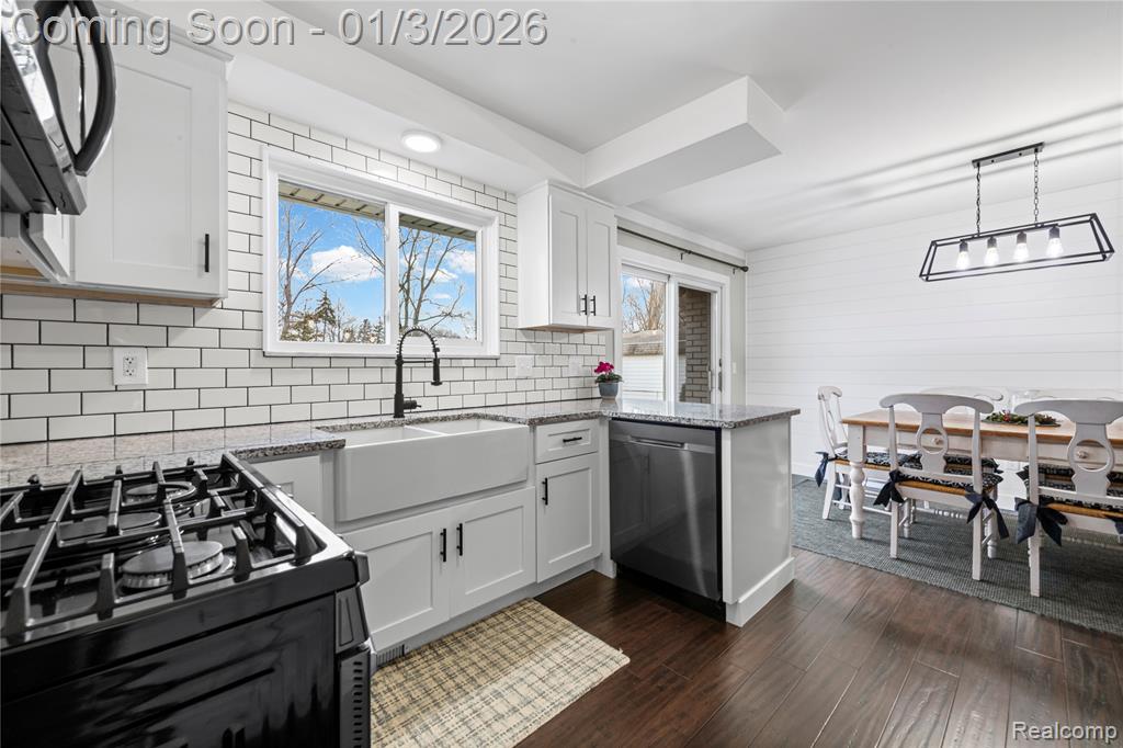 700 W Girard Avenue, Madison Heights, MI 48071 — Photo 16