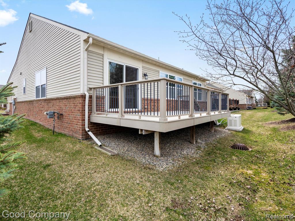 1051 PADDOCK Lane, South Lyon, MI 48178 — Photo 30