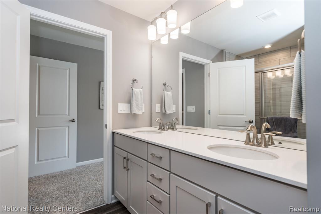 4758 Broomfield Way, Lake Orion, MI — Photo 23