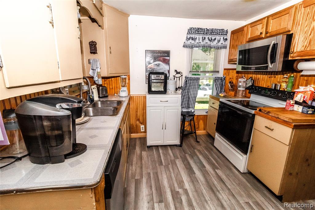 9030 Washburn Road, Columbiaville, MI 48421 — Photo 2