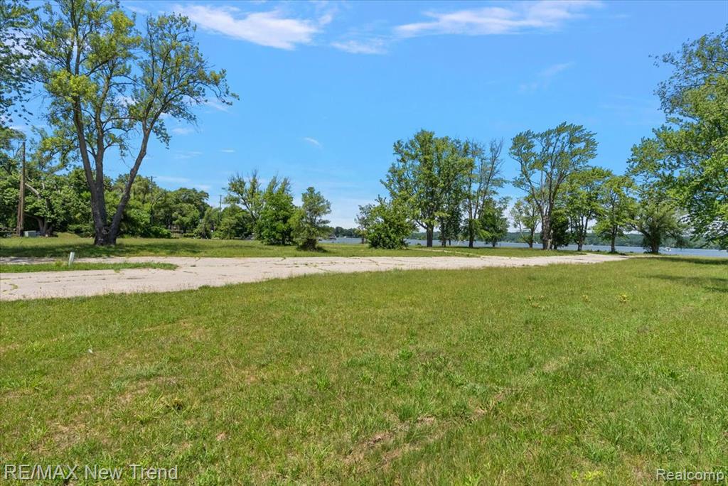 8300 Pontiac Lake Road, White Lake, MI — Photo 14