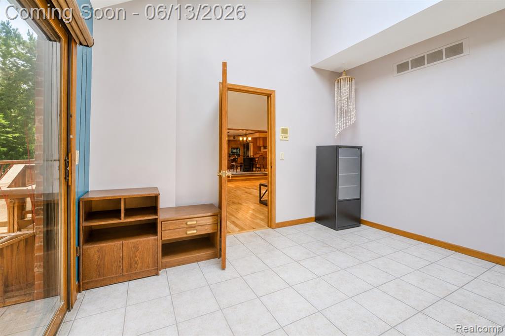 29342 Strathmore Drive, Farmington, MI 48331 — Photo 22