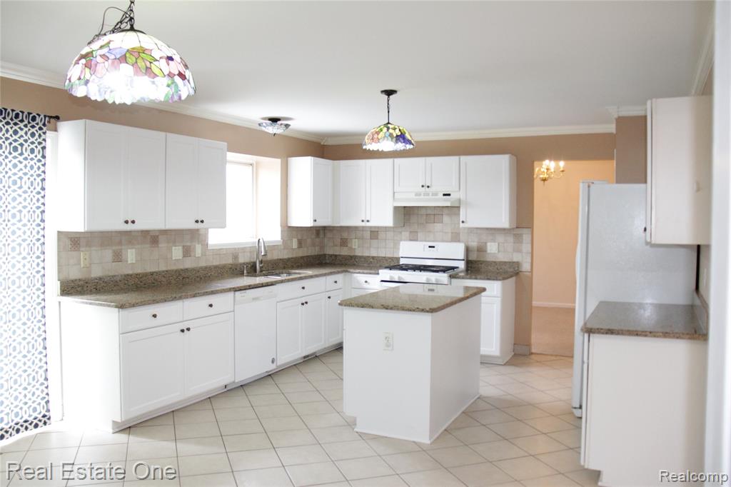 40690 Bluesprings Court, Canton, MI 48188 — Photo 15