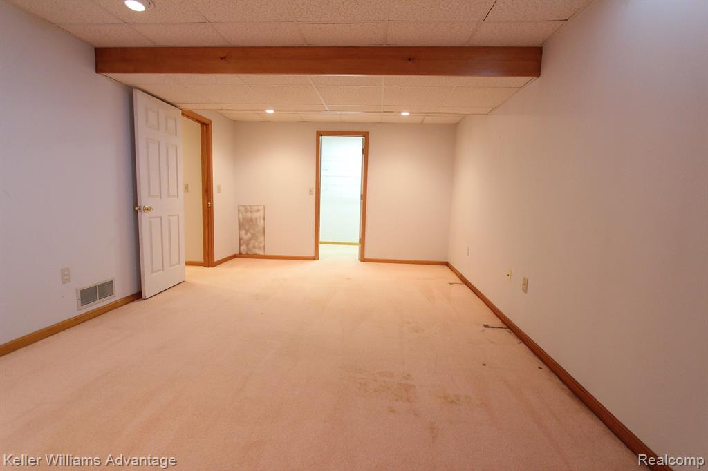 22266 Pondview, Novi, MI — Photo 17