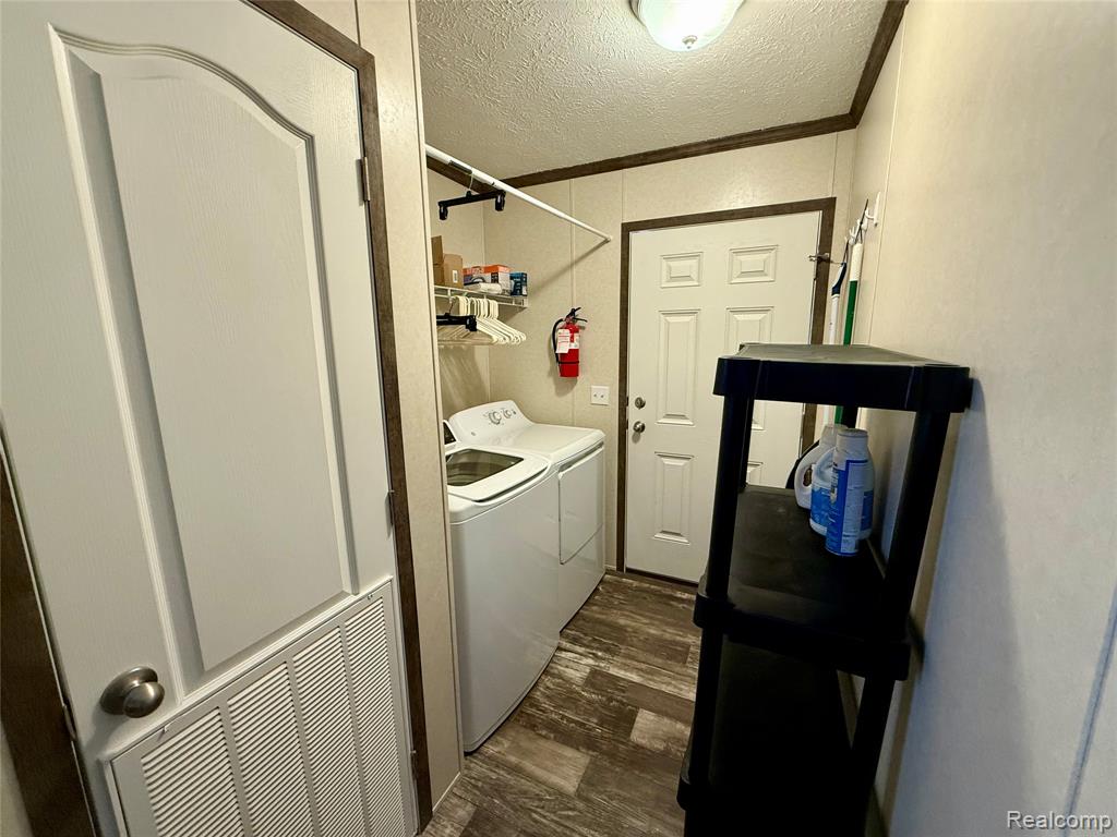 186 Oak Ave, Highland, MI — Photo 18
