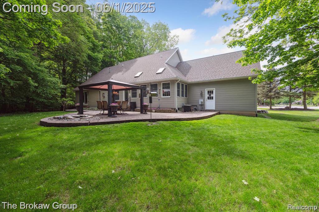 6387 Pinebrook Lane, Burton, MI 48509 — Photo 48
