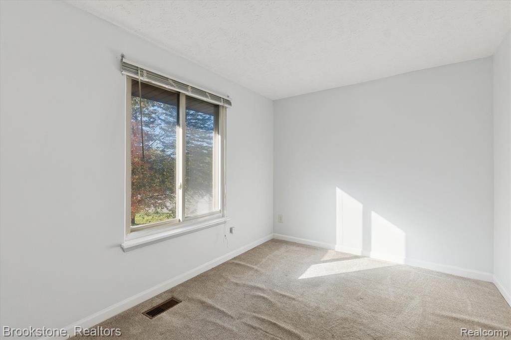 6004 Gibson Avenue, East Lansing, MI 48823 — Photo 19