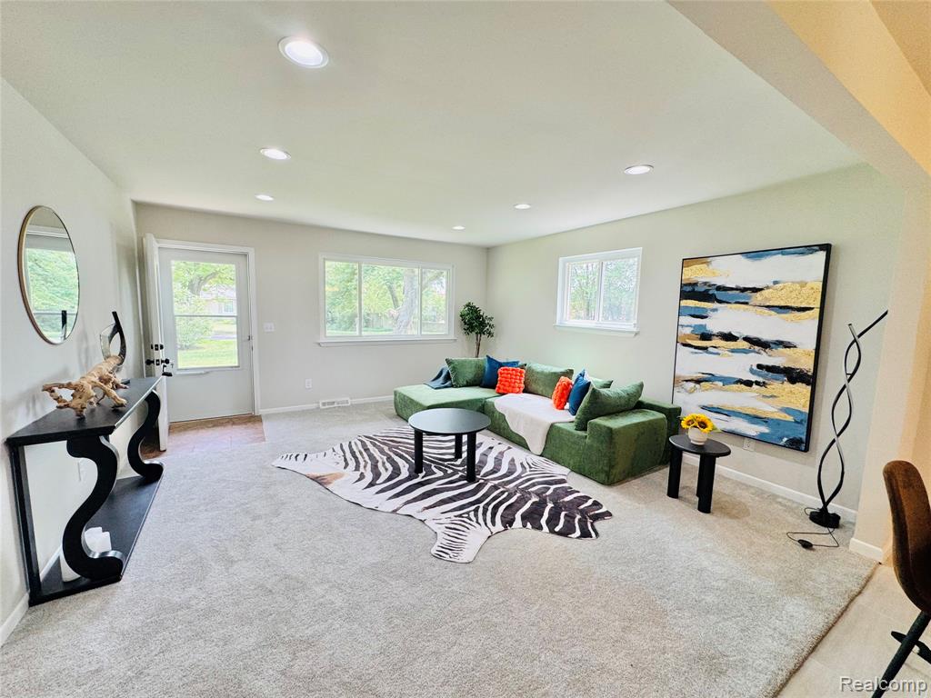 4880 Forest Avenue, Waterford, MI 48328 — Photo 3