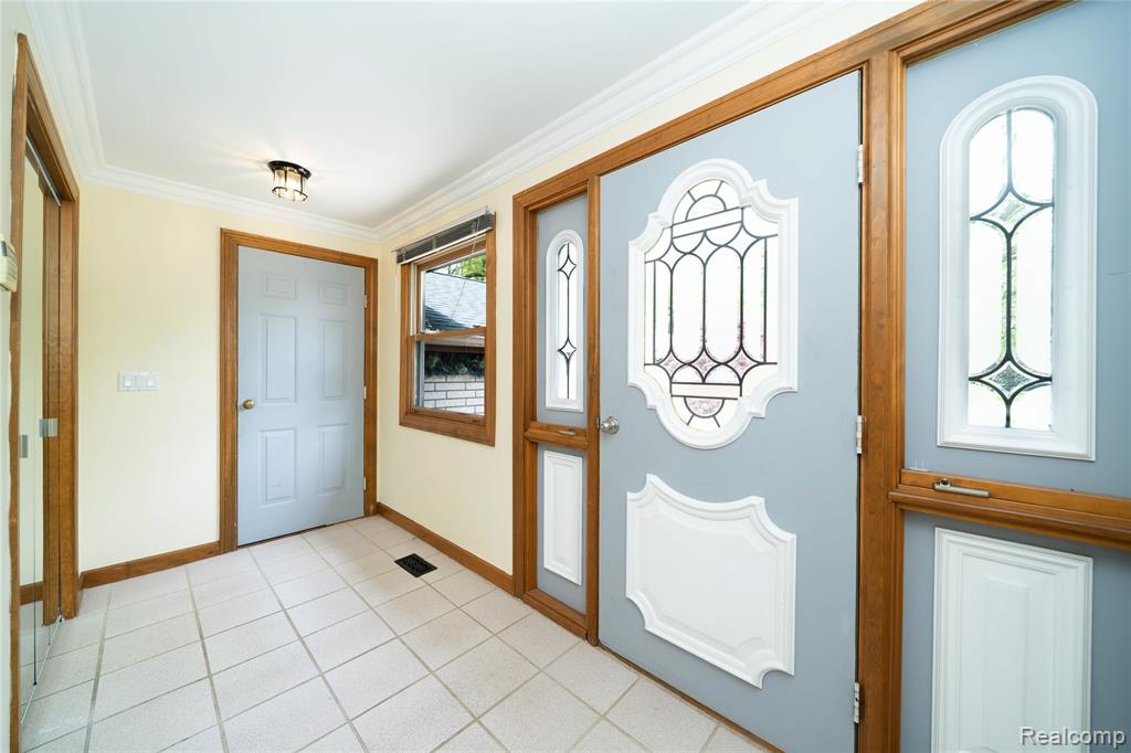 7806 Circle Boulevard, West Bloomfield, MI 48323 — Photo 6