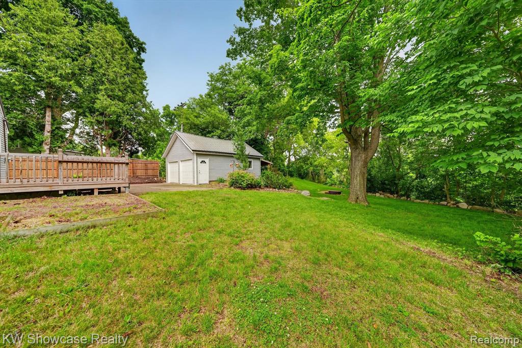 407 Broadway, Davisburg, MI 48350 — Photo 32