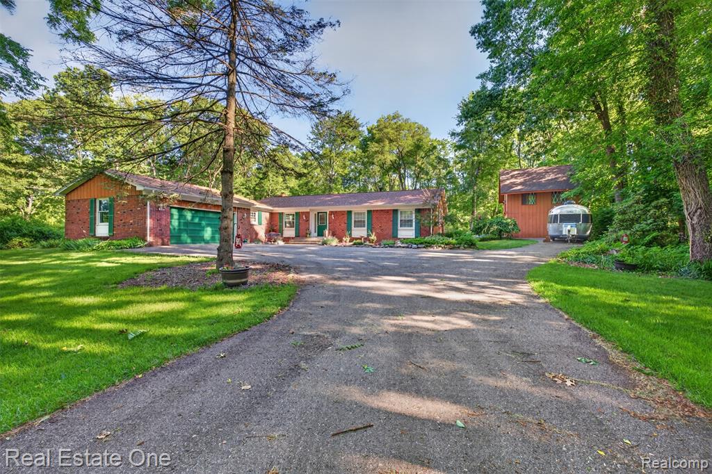 5466 Grange Hall Road, Holly, MI 48442 — Photo 8