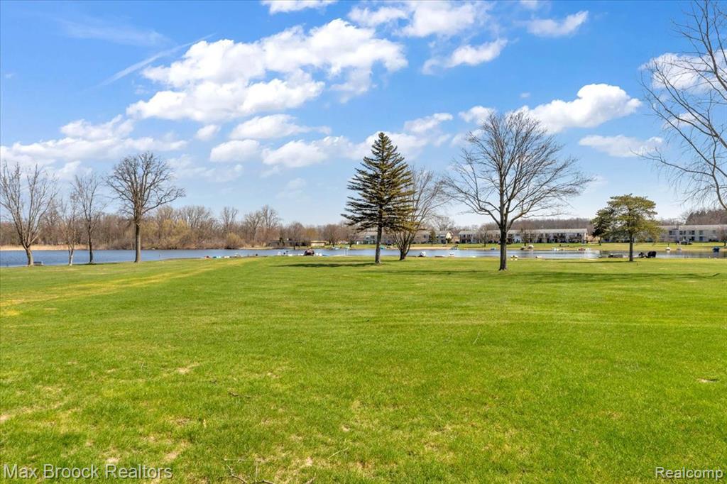26902 Sandy Hill Court, 15, New Hudson, MI 48165 — Photo 25