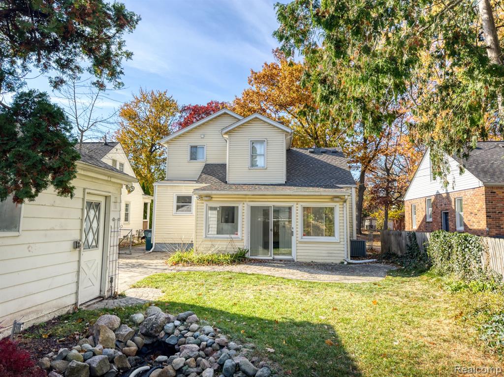806 N ALTADENA Avenue, Royal Oak, MI 48067 — Photo 24