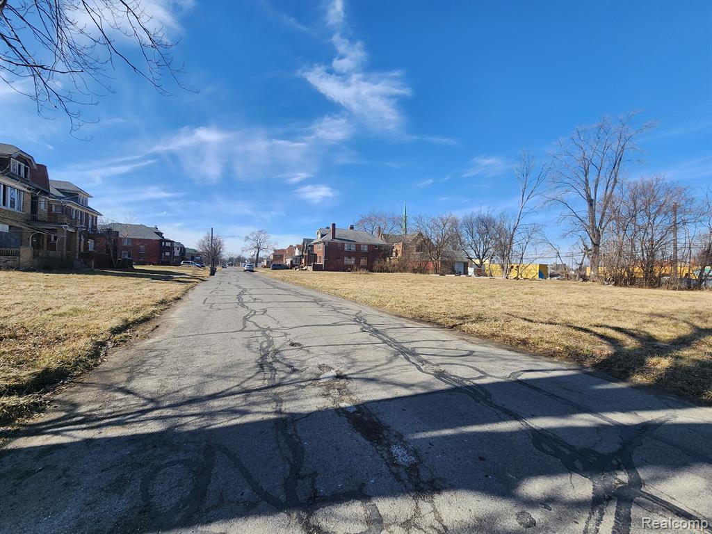 615 W BRENTWOOD Street, Highland Park, MI 48203 — Photo 4