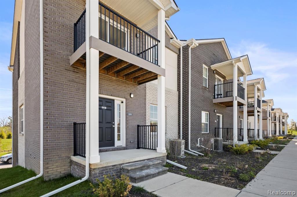 3209 LOHR Road, Ann Arbor, MI 48108