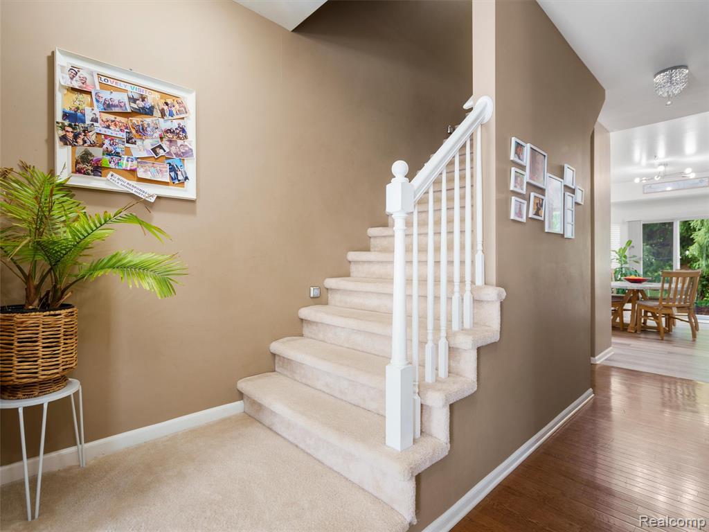428 Newton Court, Lake Orion, MI 48362 — Photo 6