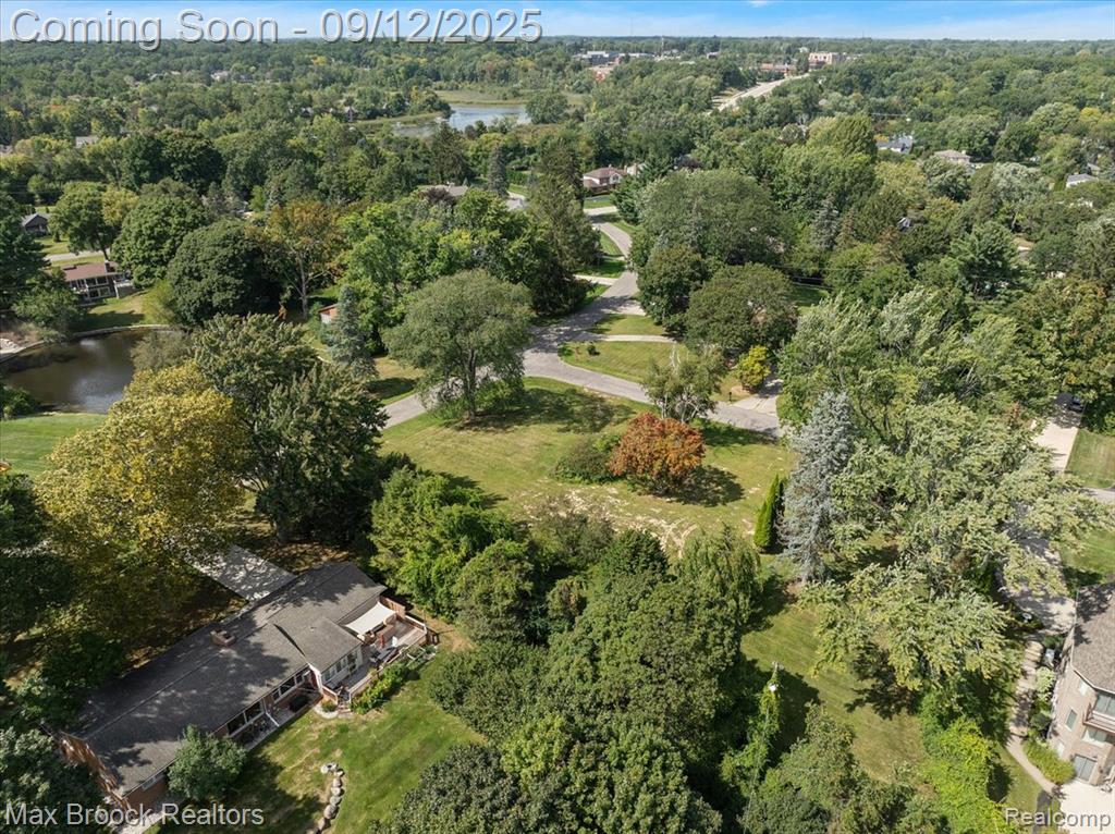 1027 Joanne Court, Bloomfield Hills, MI 48302 — Photo 8