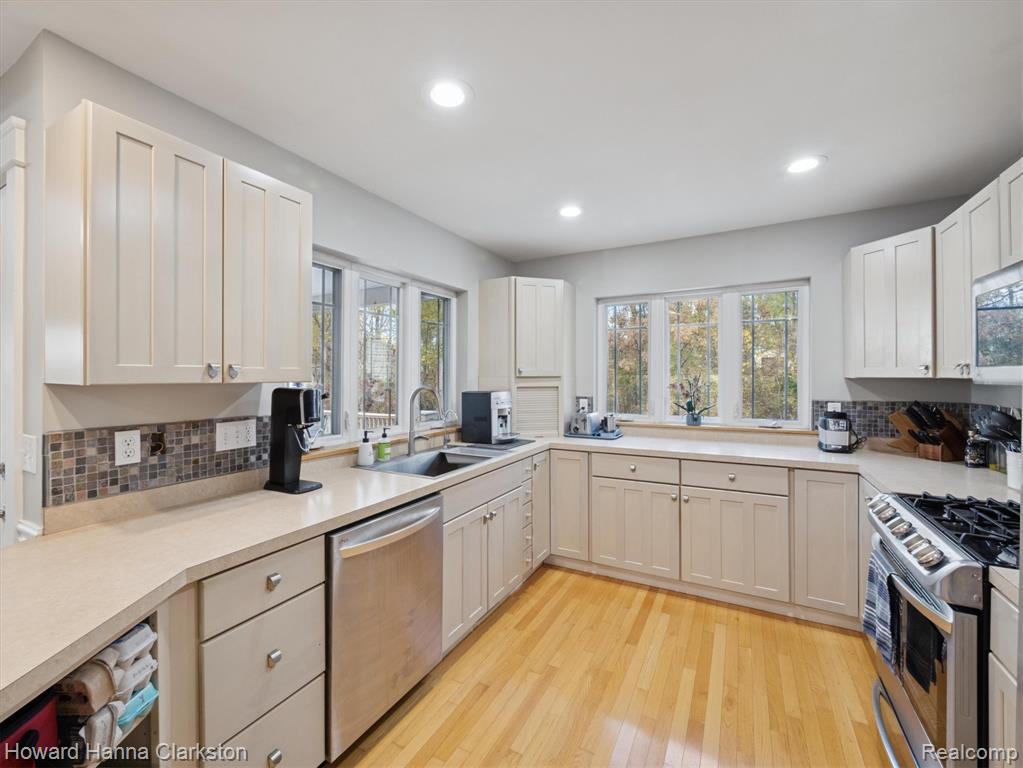1688 Nelson Drive, Lapeer, MI 48446 — Photo 8
