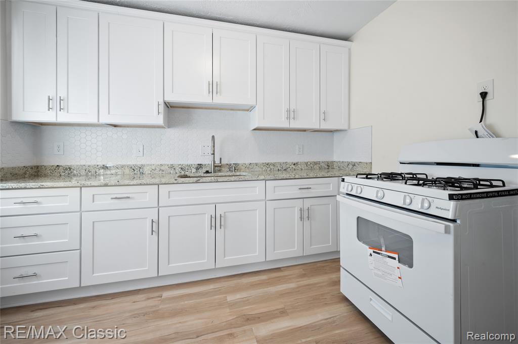 7239 Barrie Street, Dearborn, MI 48126 — Photo 14