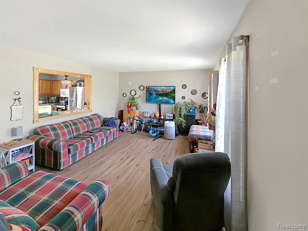 6533 Kilburn Road, Grant, MI 48032 — Photo 10