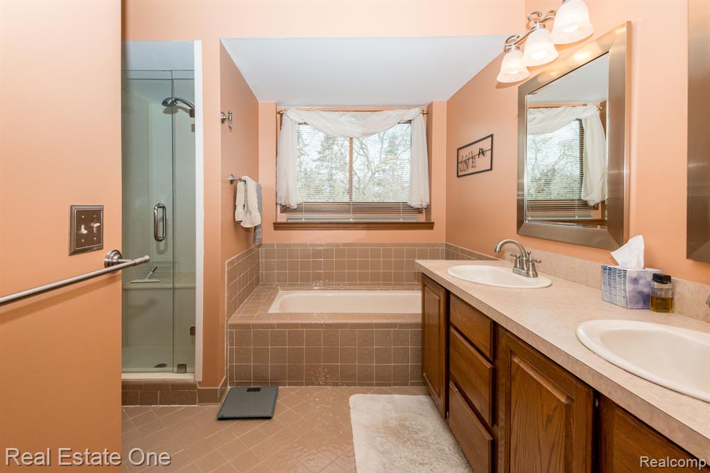41344 Beacon Road, Novi, MI — Photo 58