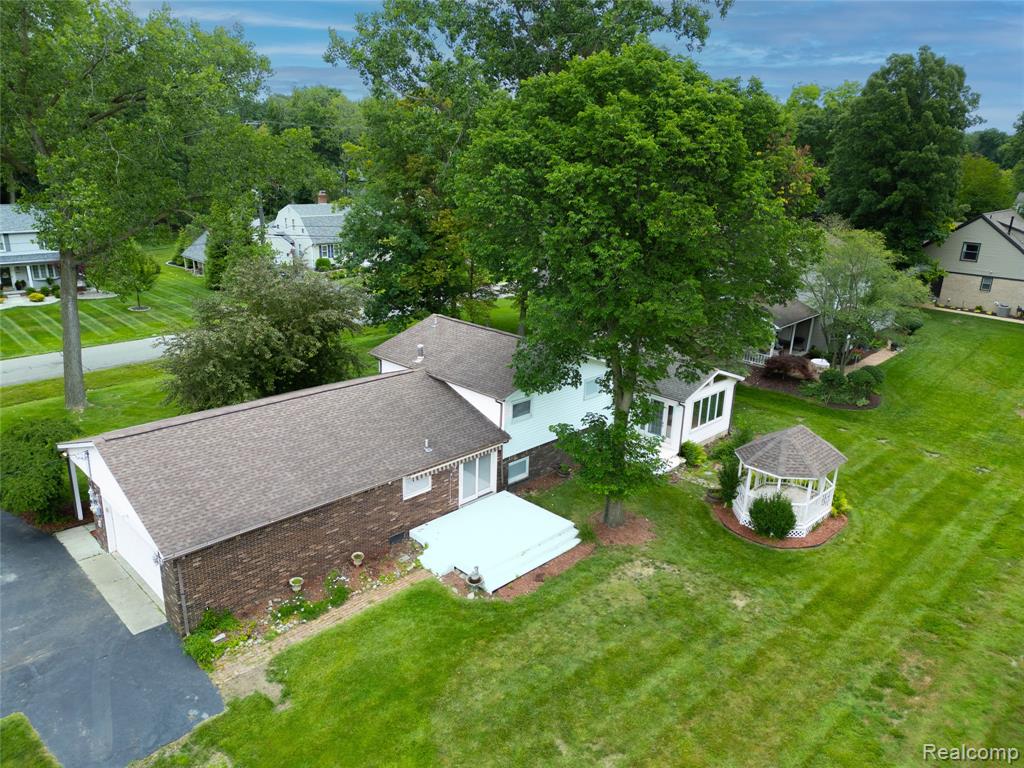 8695 Stout Avenue, Grosse Ile, MI 48138 — Photo 52