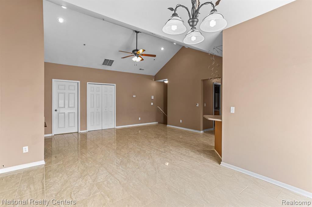 17211 Addington Drive, Commerce Twp, MI 48390 — Photo 5