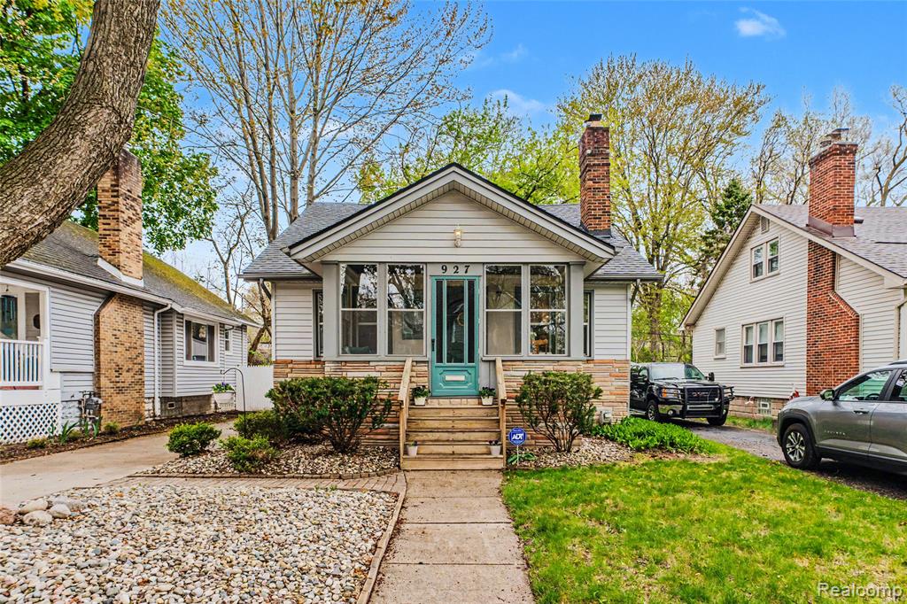 927 N Maple Avenue, Royal Oak, MI 48067 — Photo 2