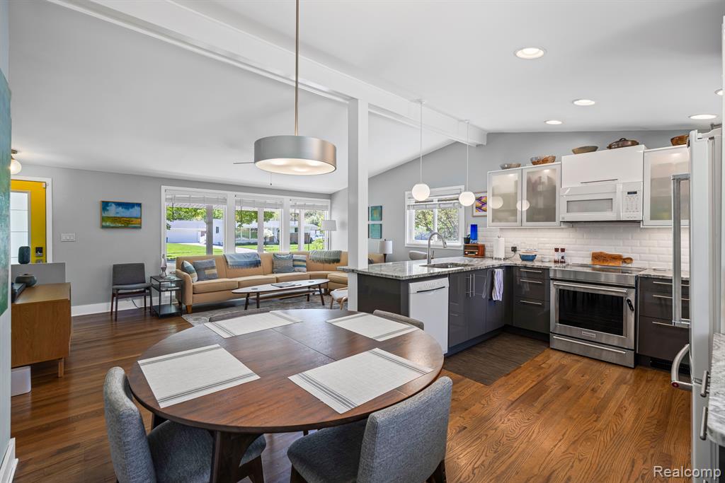 2710 Radcliffe Avenue, Ann Arbor, MI 48104 — Photo 13
