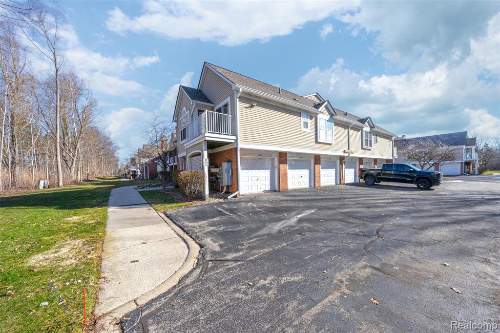 56075 Chesapeake Circle, 242, Utica, MI 48316 — Photo 28
