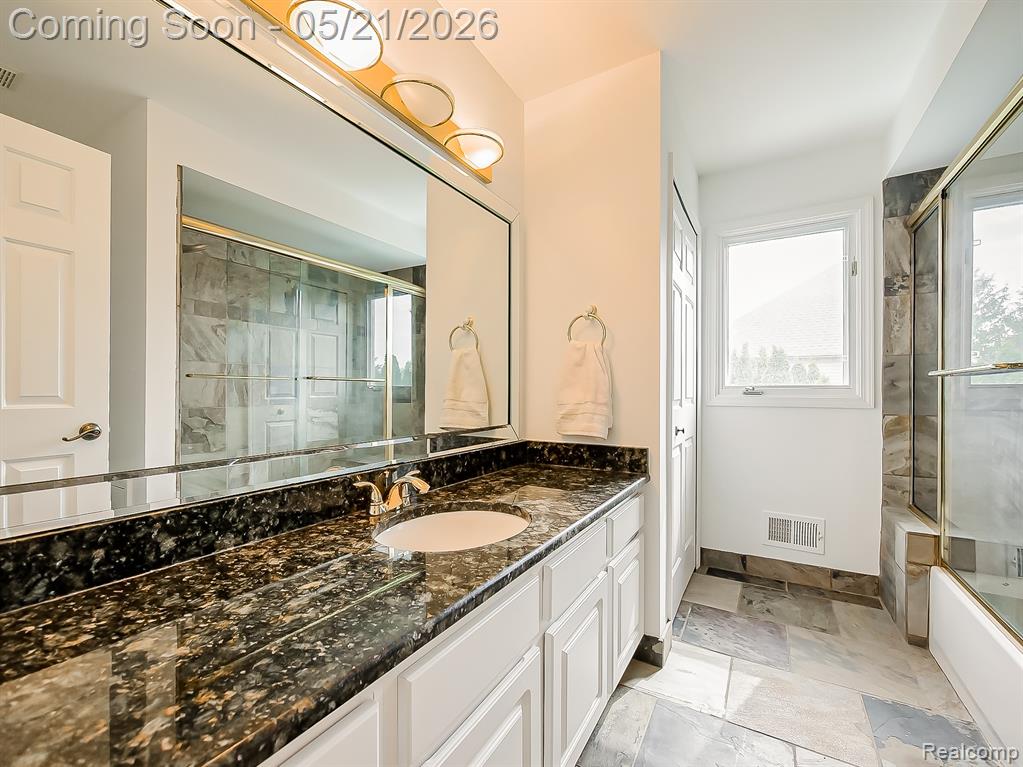 14001 Wayford Run, Shelby Twp, MI 48315 — Photo 35