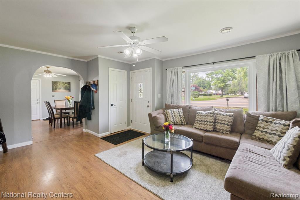 6235 Williams Lake Road, Waterford, MI 48329 — Photo 3