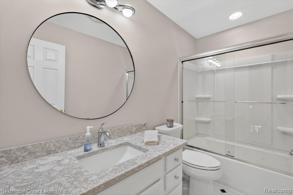 6152 Natures Cove, Grand Blanc, MI 48439 — Photo 28