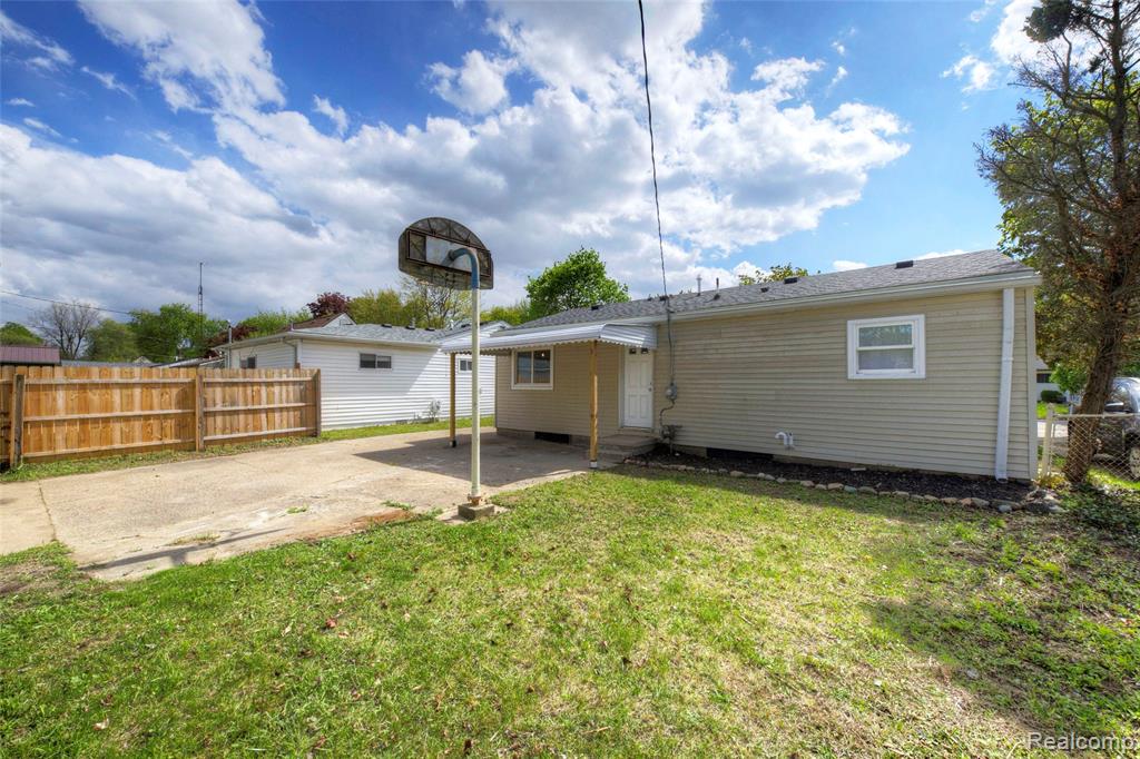 1330 Redleaf Lane, Ypsilanti, MI 48198 — Photo 34