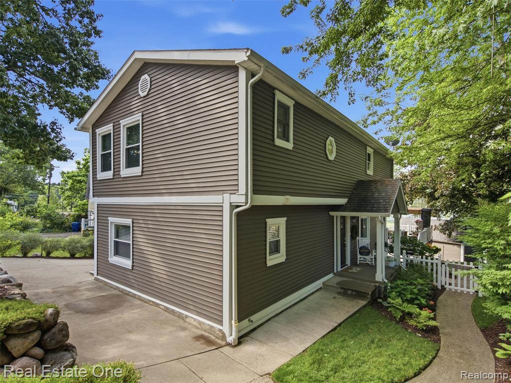 4011 Lotus Drive, Waterford, MI 48329 — Photo 26