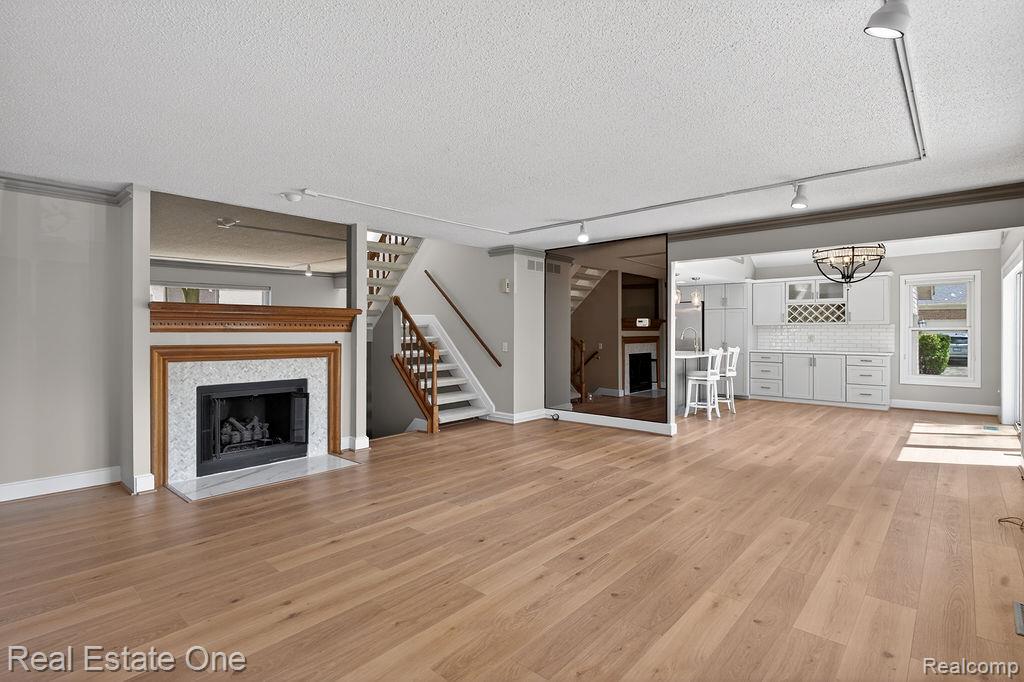 42660 Elizabeth Place, Clinton Twp, MI 48038 — Photo 10