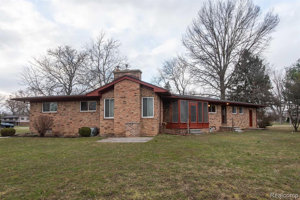 6226 GOLFVIEW Drive, Burton, MI 48509 — Photo 46