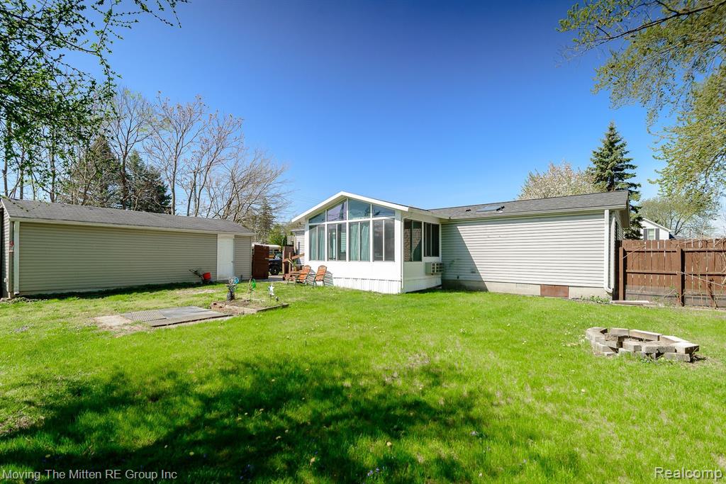 42 N BIGGS Street, Belleville, MI 48111 — Photo 32