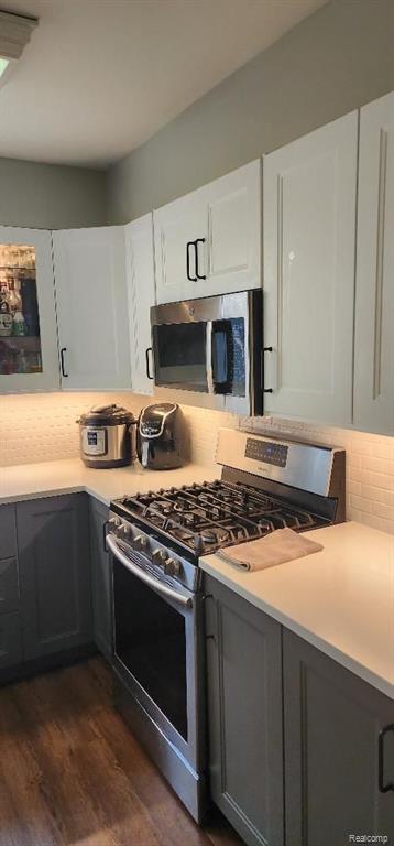210 N PRINCESS Drive W, Canton, MI 48188 — Photo 14