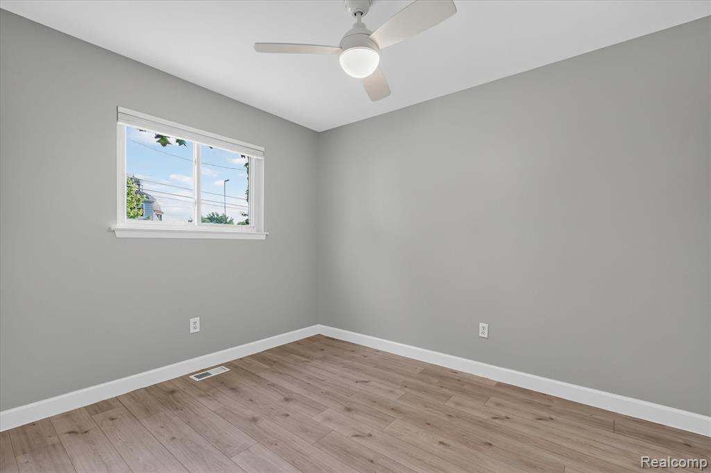 934 Harvard Road, Berkley, MI 48072 — Photo 24