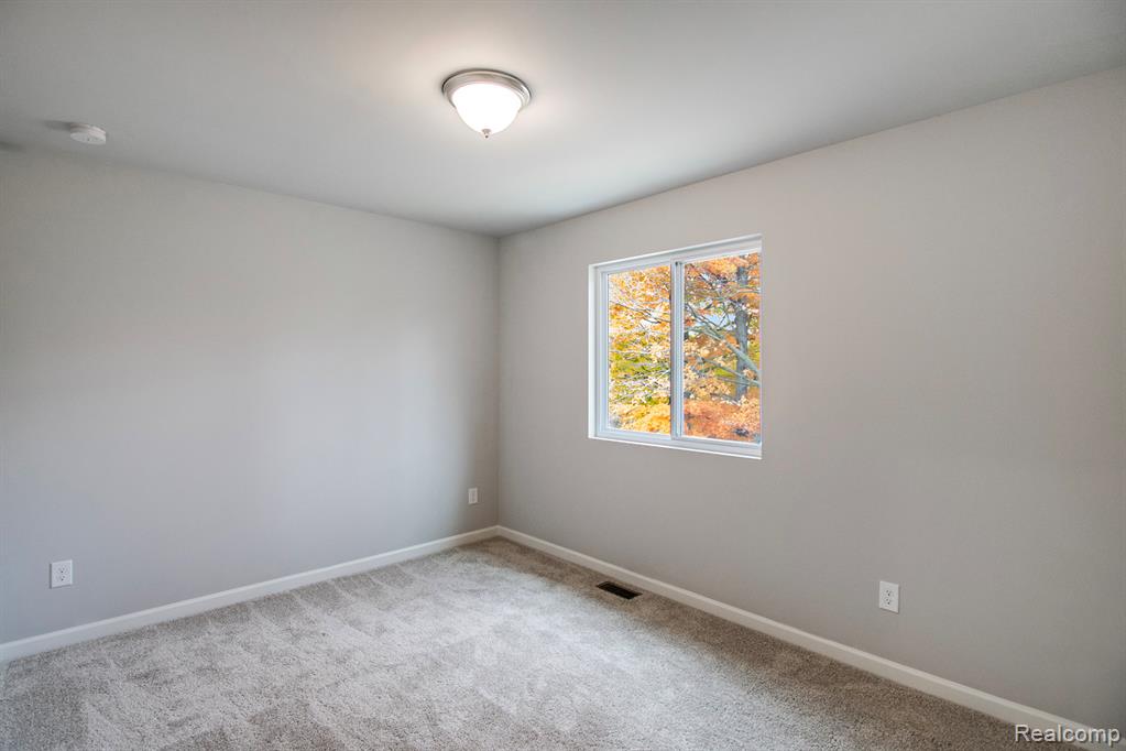 204 Kingsberry Drive, Blissfield, MI 49228 — Photo 14