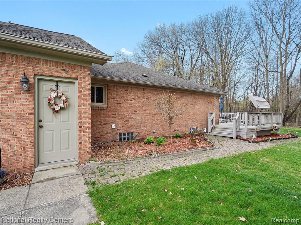 46369 SPRINGHILL Drive, Shelby Twp, MI 48317 — Photo 26