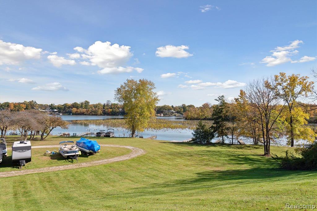 13365 LAKE POINT Boulevard, Belleville, MI 48111 — Photo 53