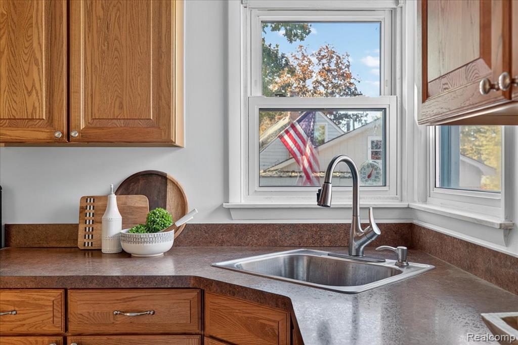 4227 Lanette Drive, Waterford, MI 48328 — Photo 23