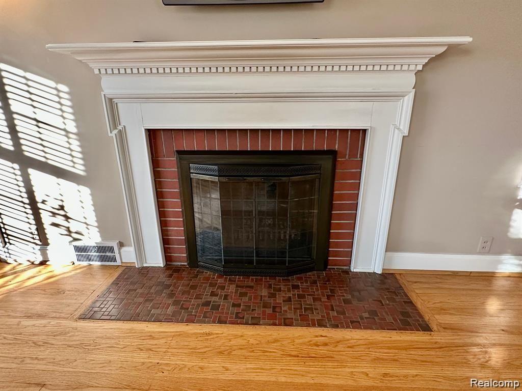 4302 SHERIDAN Drive, Royal Oak, MI 48073 — Photo 8