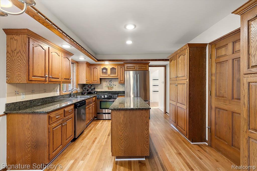 22601 Highbank Drive, Beverly Hills, MI 48025 — Photo 16