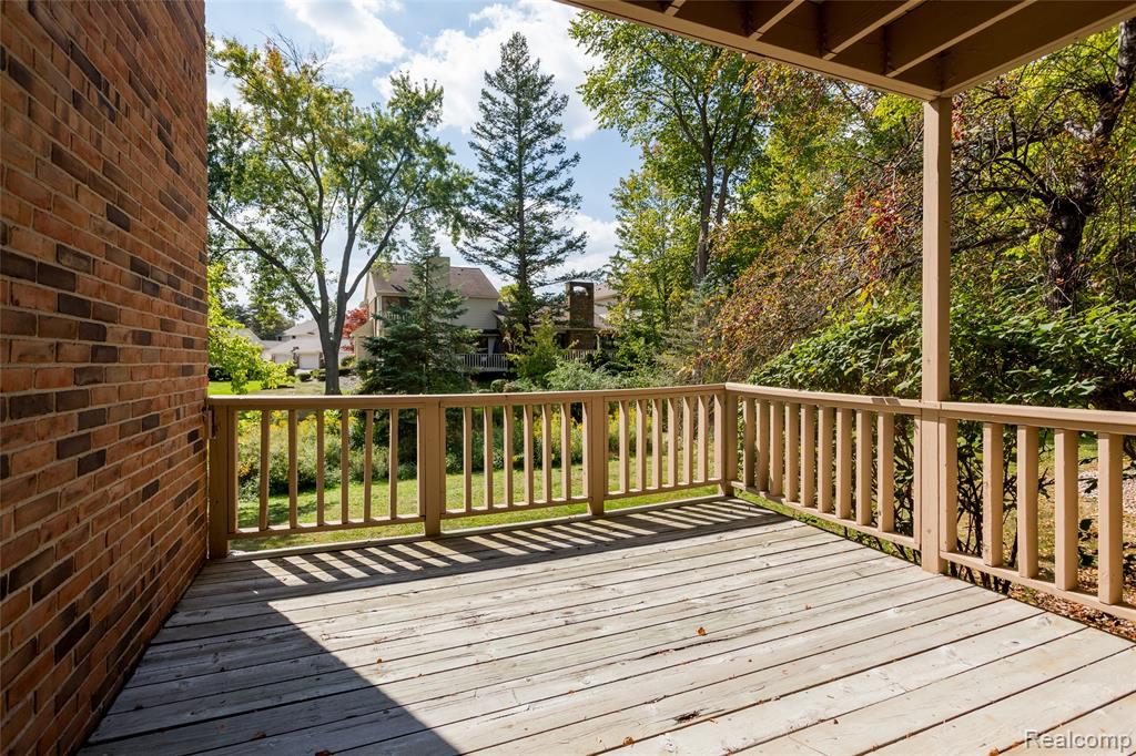 7118 Pebble Park Drive, West Bloomfield, MI — Photo 4