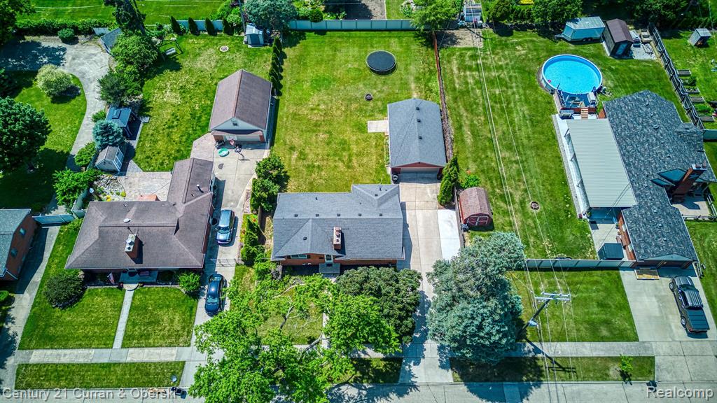 8943 ROSLYN Street, Livonia, MI 48150 — Photo 27