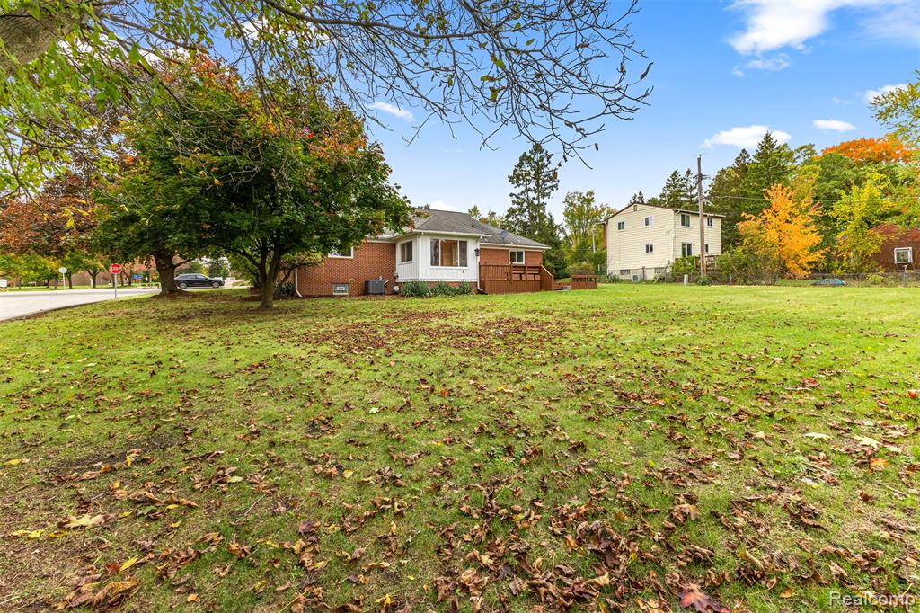 633 S Pontiac Trail, Walled Lake, MI 48390 — Photo 45