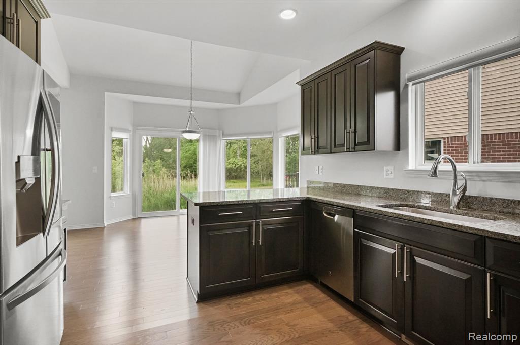 5176 HAWKSEYE Terrace, Warren, MI 48092 — Photo 12